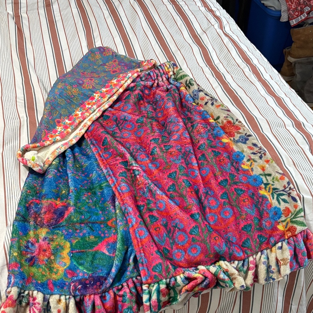 Colorful Velcro end bath wrap with head wrap